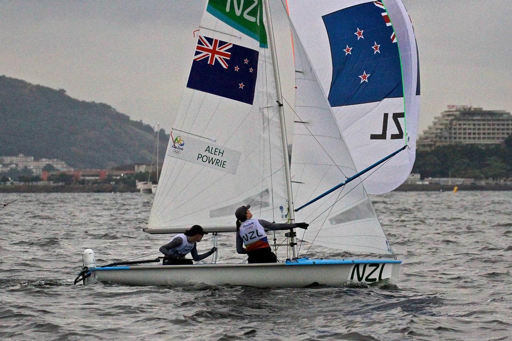 Jo Aleh and Polly Powrie are all concentration in Race 2 while they enjoy a good lead © Richard Gladwell www.photosport.co.nz